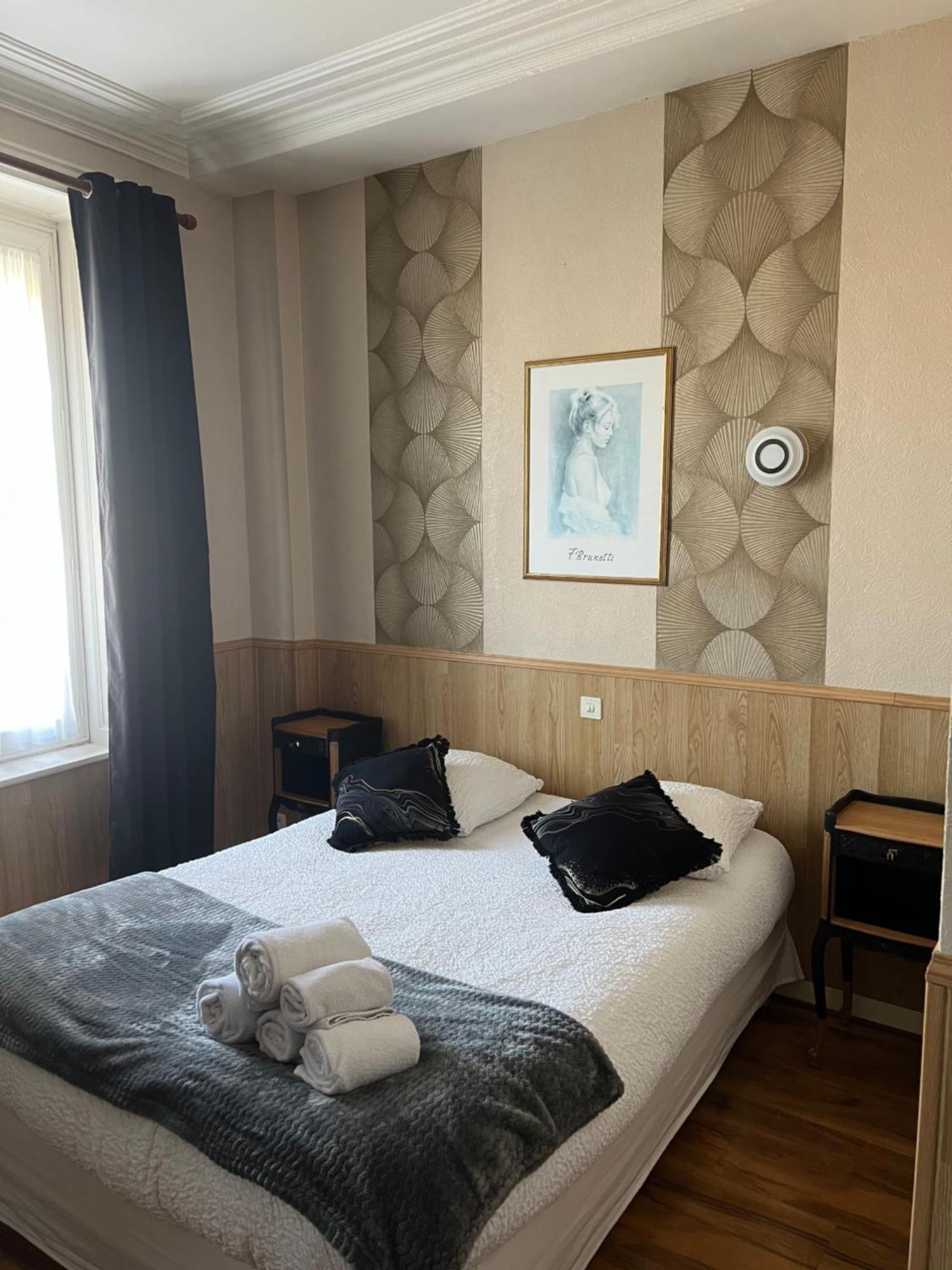 Hotel De La Gare 2*