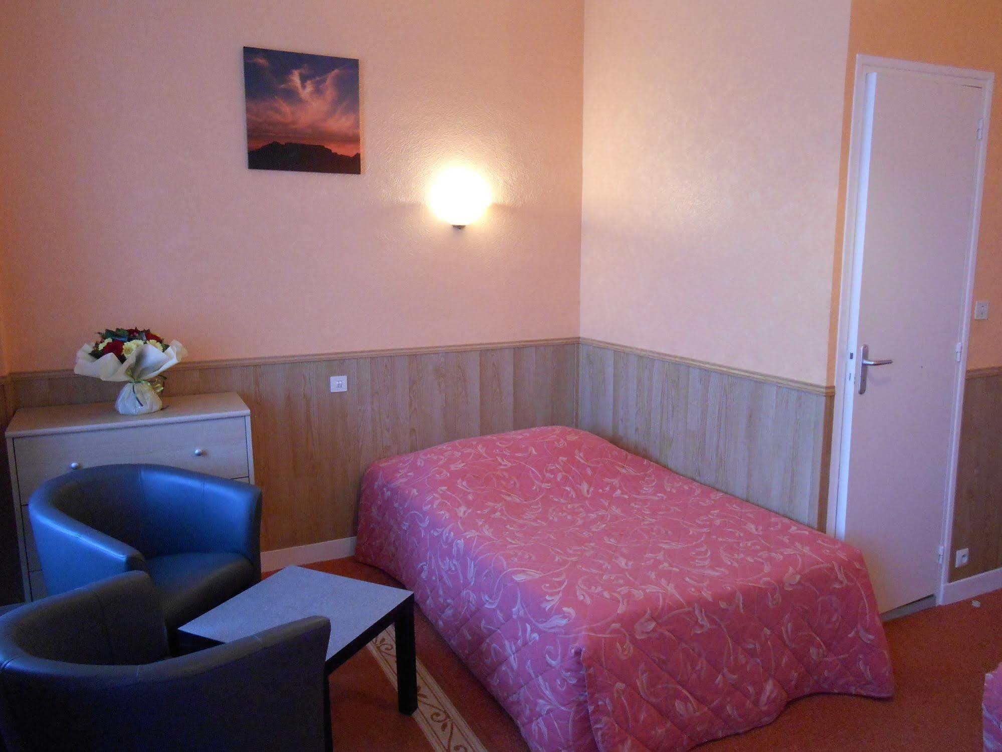 Hotel De La Gare 2*